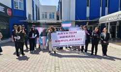 Ege Üniversitesi'nde Arya ve İlayda için eylem: Sorumlular hesap verene kadar mücadele edeceğiz