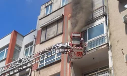 Manisa’da yangın faciası: Ev sahibi hayatını kaybetti, görme engelli komşu kurtarıldı