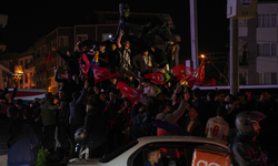 24 yıl sonra gelen sevinç: İzmirliler Milli Takımı kutladı