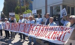 Foça'ya dökülen çamura karşı Bakanlığa binlerce imza... DEM Partili Akın: İnsanların taleplerini duyun