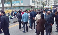 Gözaltındaki Ömer Eşki’ye destek: CHP’liler Yeşilyurt Emniyet Müdürlüğü önünde toplandı