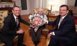 Hüsamettin Cindoruk'un ardından Özel: Ömrünü demokrasiye adadı