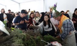 Alaçatı Ot Festivali’nde yoğun cumartesi… 13 ülkeden 50 şef Ege otlarını dünya sofralarına taşıyor