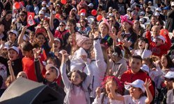28. Gaziemir Ulusal Çocuk Şenliği başladı: Çocukların neşesi meydanları doldurdu