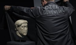 ABD'den iade edilmişti: Smyrna Antik Kenti kökenli heykel başı İzmir'de ziyarete açıldı