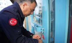 İzmir’de emsal niteliğinde karar: Torbalı’da tarihi geçmiş ürün satan marketler tek tek mühürleniyor