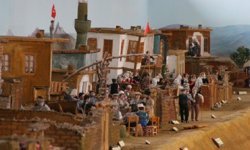 İzmir’de göreni şaşırtan köy: 300 metrekarede koca bir Anadolu