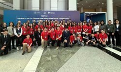 İzmirli genç bilim insanlarından büyük başarı: TÜBİTAK yarışmasında dereceler getirdiler