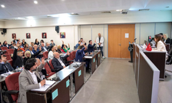 Karşıyaka Belediye Meclisi'nde istifa depremi: CHP'li 8 meclis üyesi istifa etti