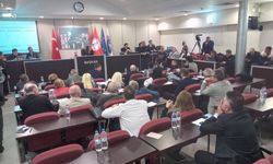 Karşıyaka Meclisi’nde gerginlik: Kızılkaya küfür etti, salondan çıkarıldı