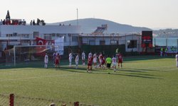 Karşıyaka Ayvalıkgücü maçının sonunda kavga çıktı: 3 kişi yaralandı, 2 kişi gözaltında