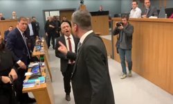 İzmir Büyükşehir Meclisi’nde ikinci arbede: Sinkaflı sözler havada uçuştu