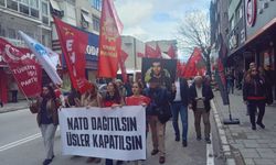 İzmir’de NATO protestosu: ‘Katil NATO defol!’ sloganları