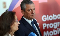 Özel'den Ataşehir operasyonuna Barselona'dan tepki: Belediye ihale yapmadı, neyle suçlayacaklar?