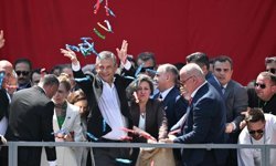 Manisa’da 486. kez şifa yağdı: Özgür Özel memleketinde mesir saçım törenine katıldı