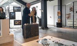 ‘Antik Safari’ Bornova’da başladı: Yeşilova Höyüğü’nde açılan sergi, antik mirası çağdaş sanatla buluşturdu