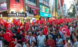 Karşıyaka 'da 19 Mayıs coşkusu yürüyüşle taçlandı