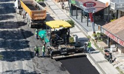 Çeşme'de yollar için yeni hamle... 100 günde 1000 tonluk yama!