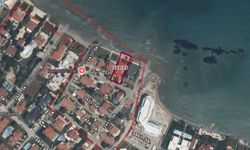 Denize sıfır, özel iskeleli… Çeşme’de servetlik villa icralık!