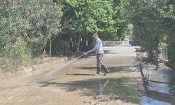 Kuşadası Belediyesi'nden  bayram öncesi sokaklara kapsamlı temizlik