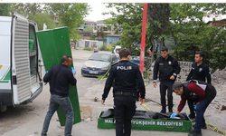 Elektrik direğine çıkan hurdacı hayatını kaybetti