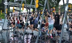 İzmirlileri sağanak durduramadı: Alsancak Fitness Festivali yağmurun altında sürdü
