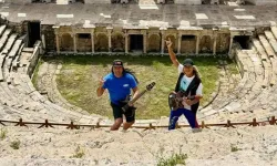 Metallica üyelerinden Türkiye gezisi: Hierapolis’i ziyaret ettiler!