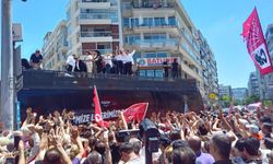 Özgür Özel’in İzmir mitingine hangi belediye başkanları katıldı? İşte o isimler…