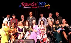 RitimSel Pop Grubu ilk konserine çıktı: Karşıyaka Çarşı'da coşku dolu akşam