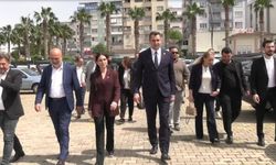 CHP'li Özcan İzmirlinin dertlerine ortak oldu: 8 kez varlıkla barışacağınıza bir kez yoksullukla savaşsaydınız