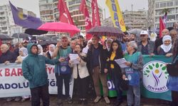 DEM Parti’den İzmir’de ‘Barış İçin Adım At’ yürüyüşü