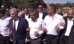 Özel binlerce yurttaşla Anıtkabir'e yürüdü: İktidara yürüyoruz, teslim olmayacağız