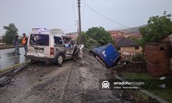 Manisa’da feci kaza: 2 can kaybı, 4 yaralı