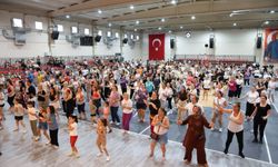 Çiğli’de aerobik ve dans coşkusu: Yüzlerce vatandaş bir araya geldi!