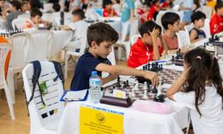 Balçova’da 21 ilden 321 genç sporcu satranç turnuvasında mücadele etti