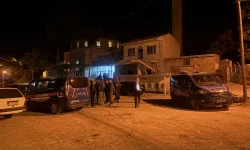 Cami avlusunda bıçaklı saldırı: 2 kişi öldü