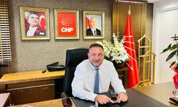 Gümrükçü‘nün ilk icraatı: Kılıçdaroğlu fotoğrafı makama asıldı