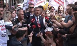 Özel'den açlık grevindeki öğretmenlere ziyaret: Sözünüzü tutun haklarını verin, bu işin siyaseti yok