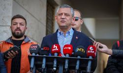 Özgür Özel’den Gürlek’e sert sözler: Seçilmişlere hakaret eden, iftira atan demokrasi düşmanı, hadi ordan!