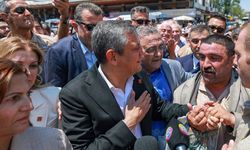 Özgür Özel Diyarbakır’da: Demirtaş'ın selamı başımızın üstündedir!