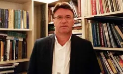 Prof. Tosun’dan ‘olağanüstü kurultay’ değerlendirmesi: Tedbir kararı olmasına rağmen kurultay yapılabilir