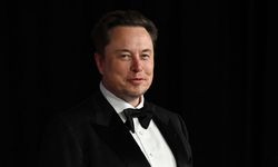 Elon Musk dünyanın ilk trilyoneri oldu