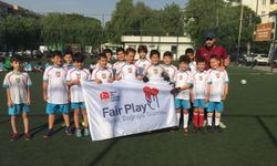 Önce spor ahlakı ve fair play : Bostanlıspor’dan 7 sporcuya kırmızı kart!