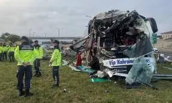 Bolu’da yolcu otobüse bariyerlere çarptı: 5’i ağır 15 kişi yaralı