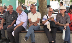 Emekli için tatil lüks oldu: Memlekete gidecek paraları bile yok!