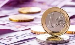 Turizm Euro’ya geçti… Ekonomist Civelek süreci yorumladı: Bir duman var ve bir şeyler yanıyor