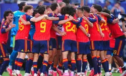 Dünya kupası maçı bitti, ortalık boks ringine döndü! Paredes'e kırmızı kart