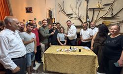 CHP İzmir'de rozet şov: 200 kişi partiye üye oldu