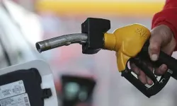 1,23 TL’lik artış… Benzine gece yarısı zam geldi