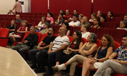 Çiğli’de tohumlar dağıtıldı, üretim bilinci evlere taşındı